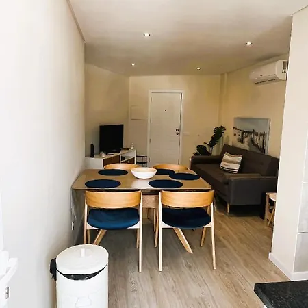 11 Bedroom Veiga, Praceta Vitorino Nemesio, Lägenhet