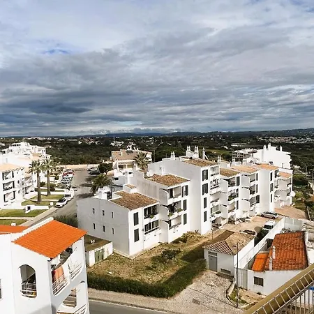 11 Bedroom Veiga, Praceta Vitorino Nemesio, Lägenhet